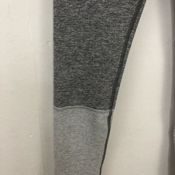 Outdoor Voices Gray Gradient  7/8 Leggings Size Small - Picture 11 of 12